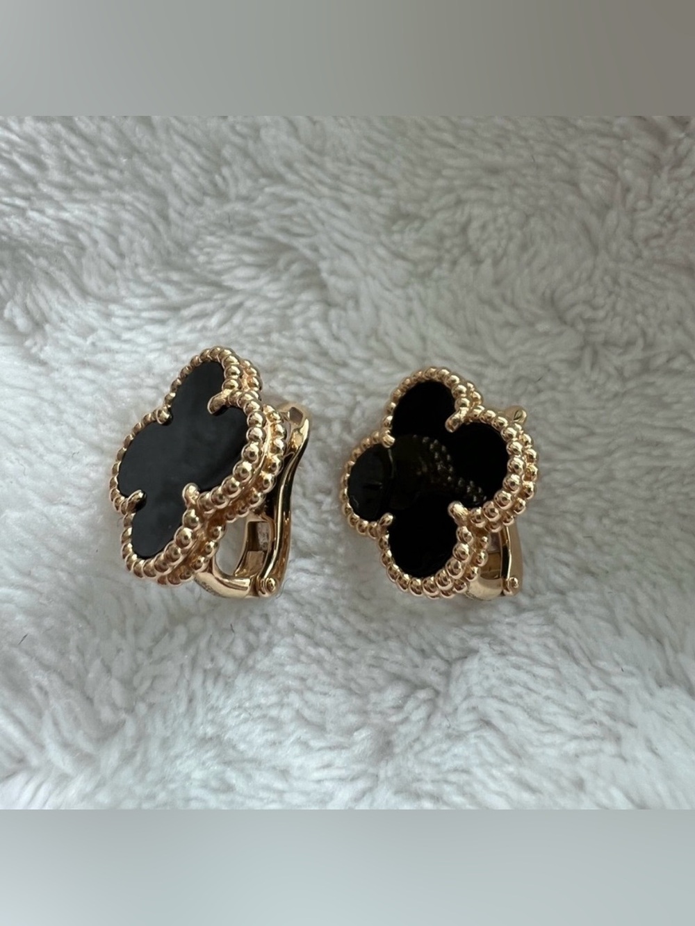 Van Cleef & Arpels Vintage Alhambra Earrings 18K Yellow Gold Onyx VCA Clover